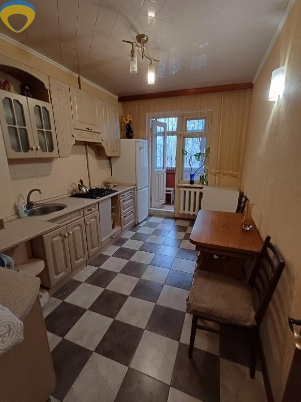 продажа трехкомнатной квартиры номер A-174112 в Суворовском районе, фото номер 8